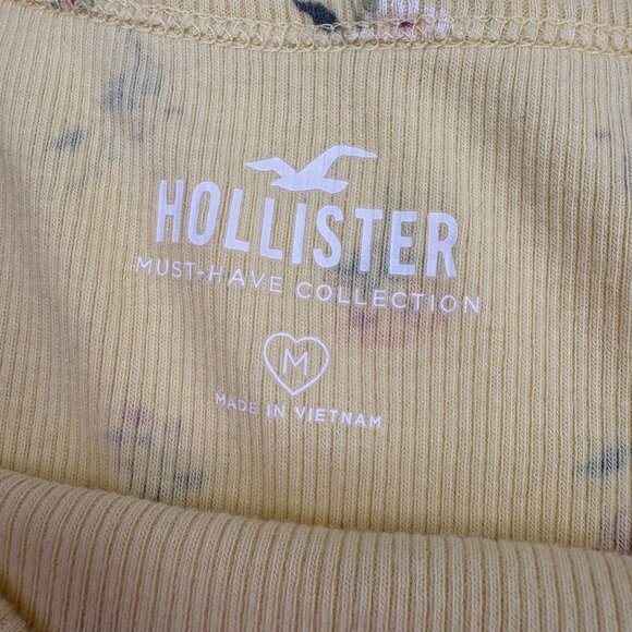 Hollister Must-Have Collection Yellow Floral T-Shirt Medium Short Sleeve - Picture 2 of 4